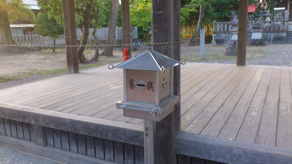 神社の賽銭箱製作